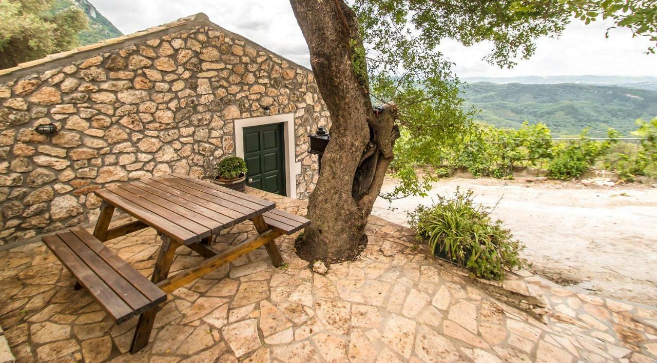 Castelli Olive Press Guest House Acharavi  Exterior foto