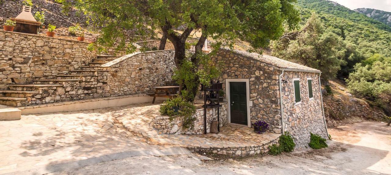 Castelli Olive Press Guest House Acharavi  Exterior foto