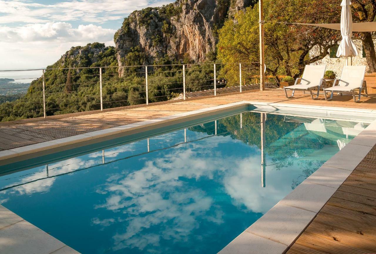 Castelli Olive Press Guest House Acharavi  Exterior foto