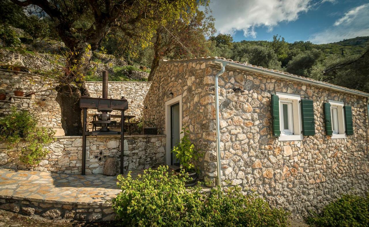 Castelli Olive Press Guest House Acharavi  Exterior foto